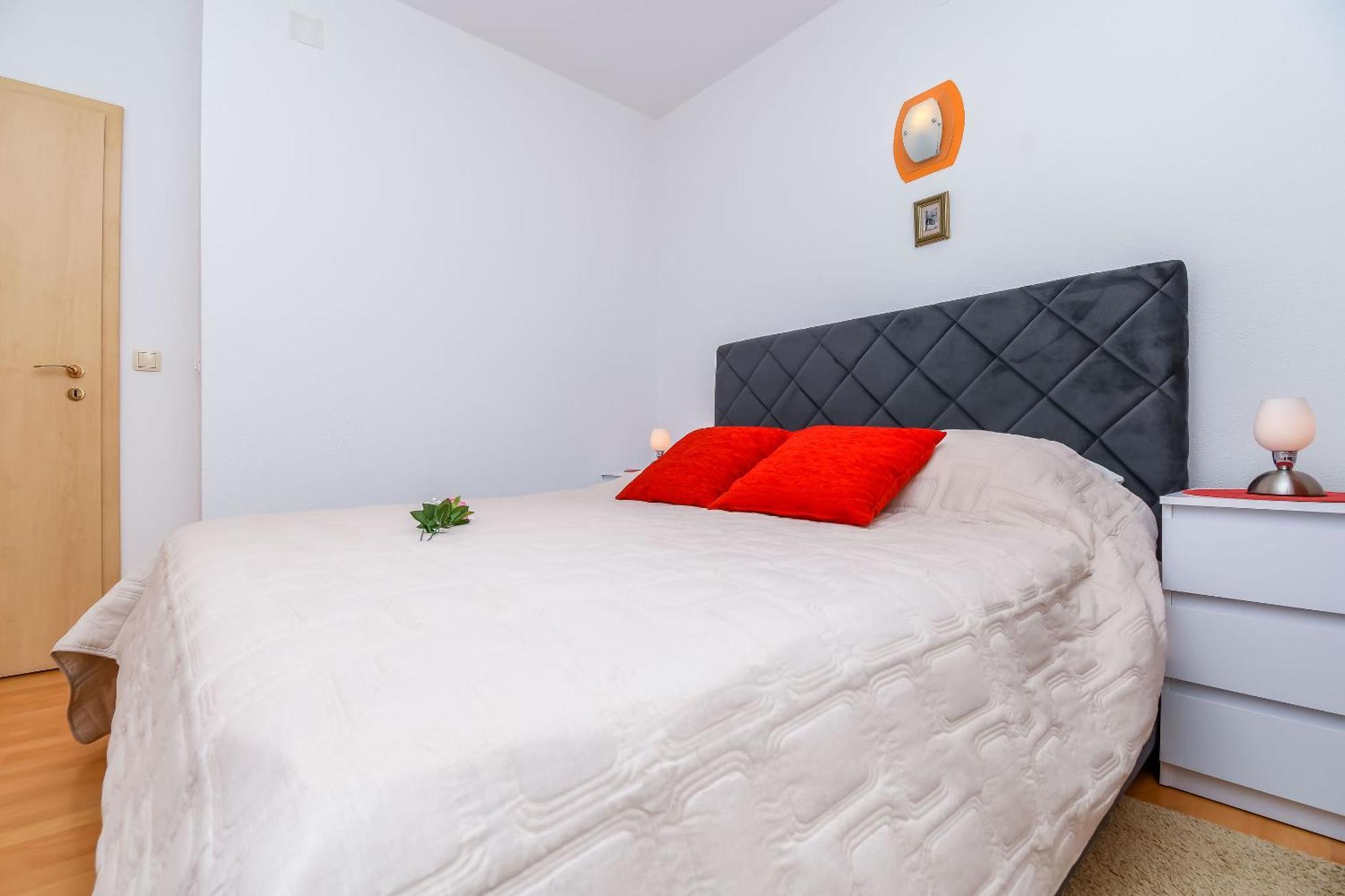 Apartments Tonka Donji Okrug  Екстер'єр фото