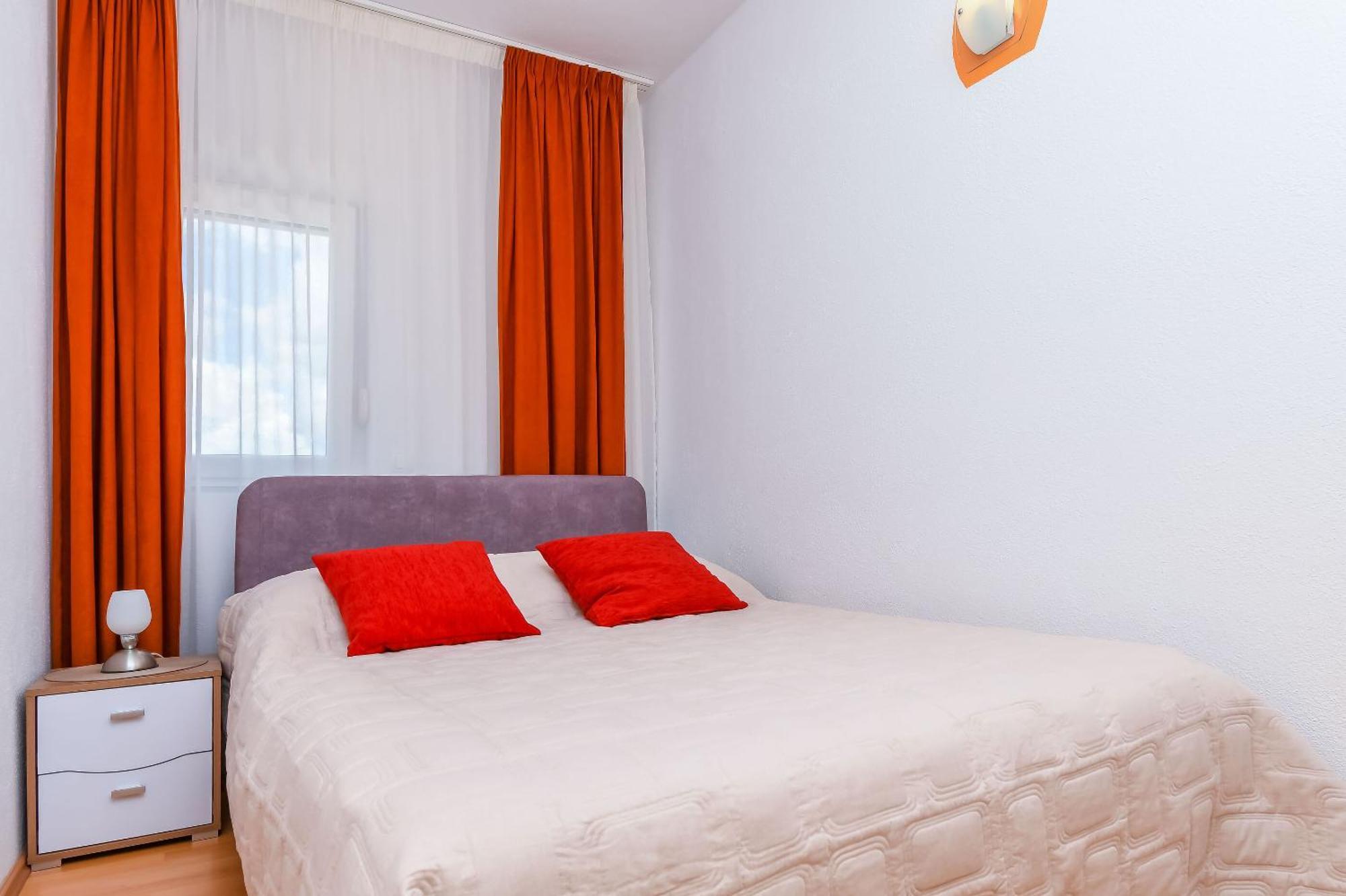 Apartments Tonka Donji Okrug  Екстер'єр фото