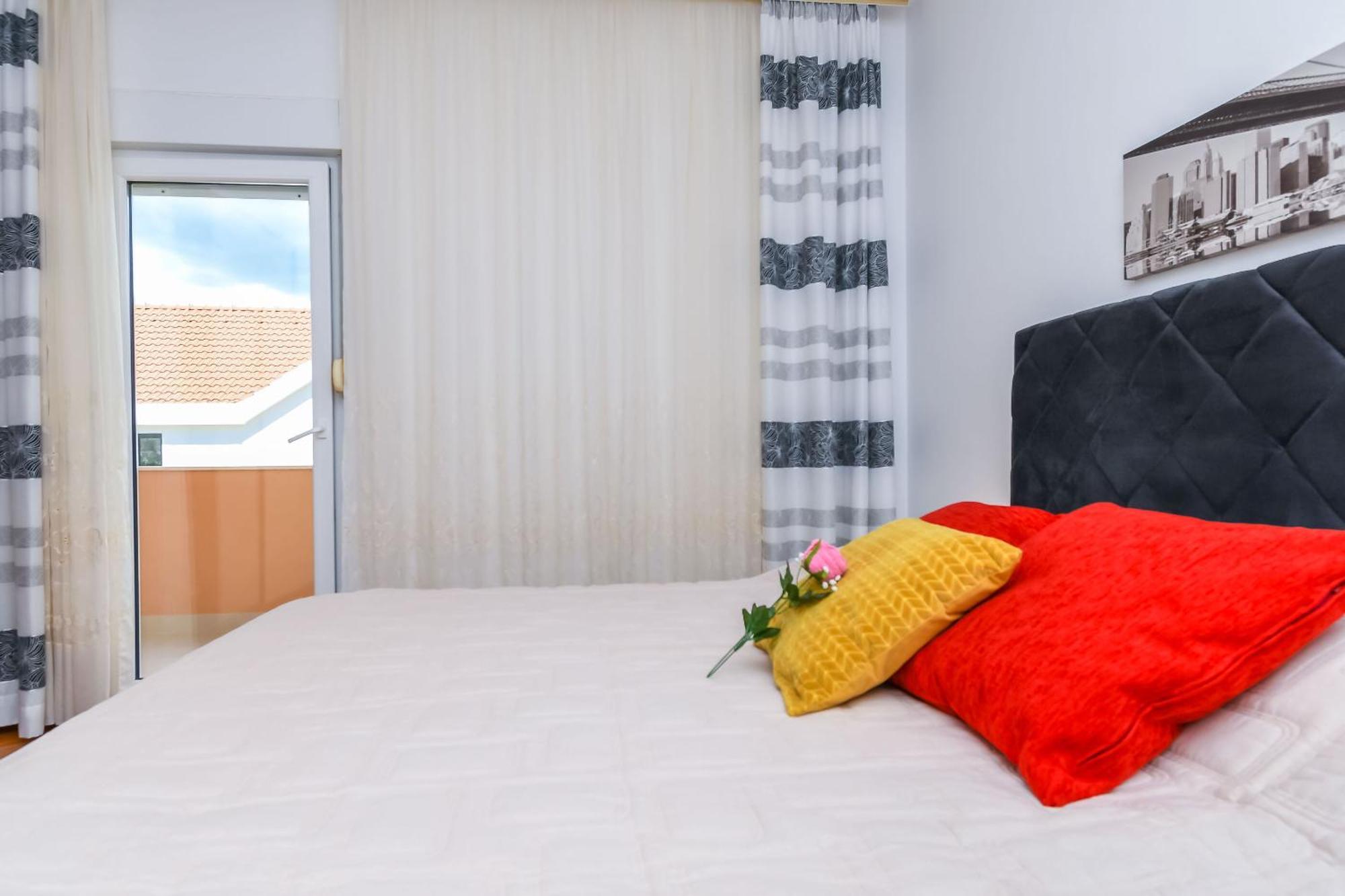 Apartments Tonka Donji Okrug  Екстер'єр фото