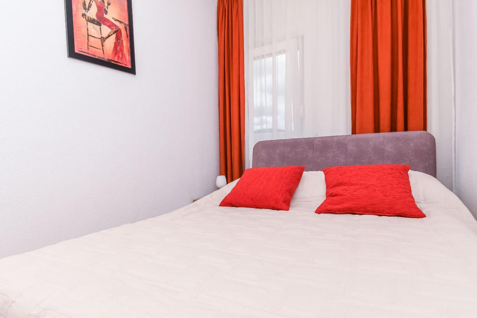 Apartments Tonka Donji Okrug  Екстер'єр фото
