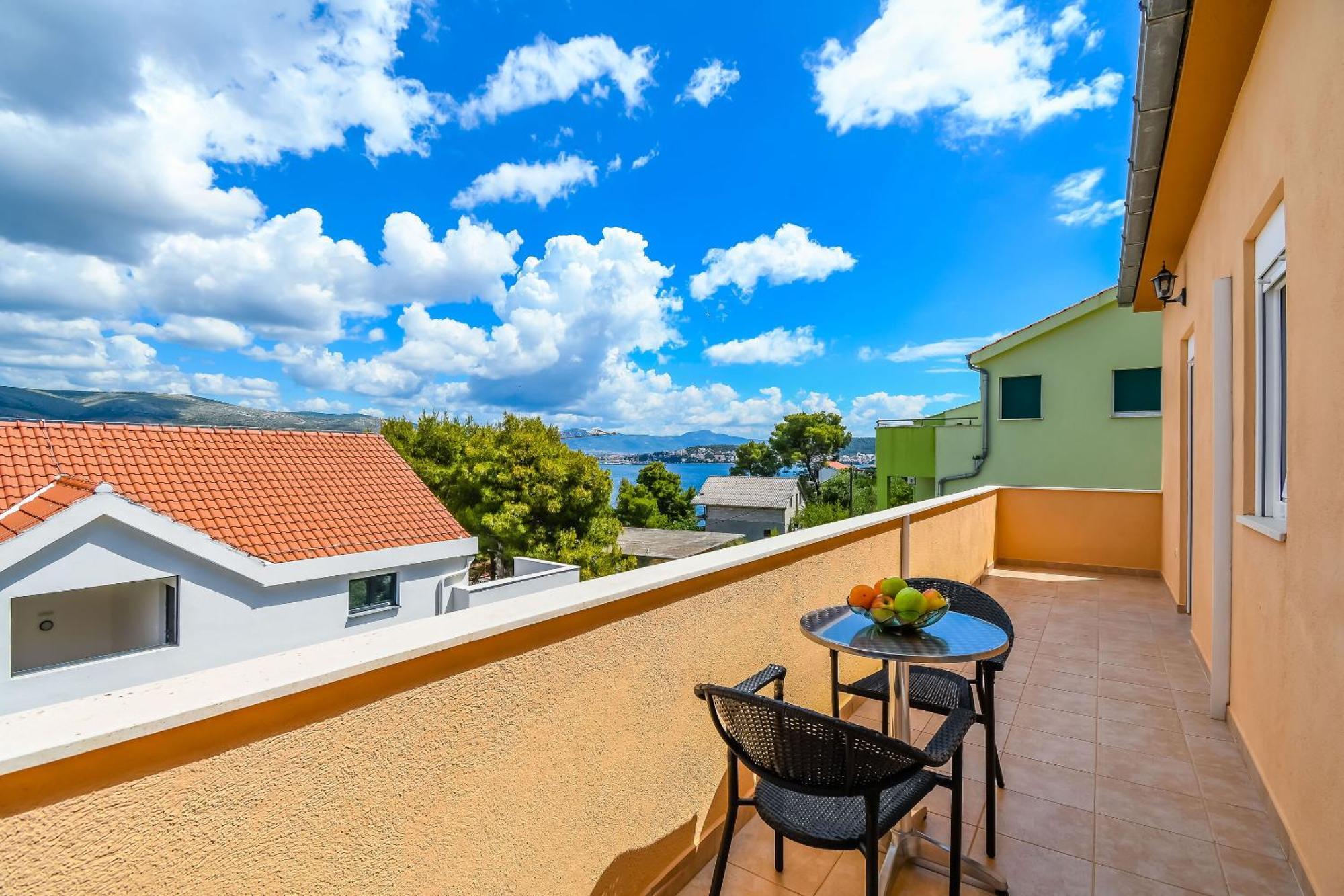 Apartments Tonka Donji Okrug  Екстер'єр фото