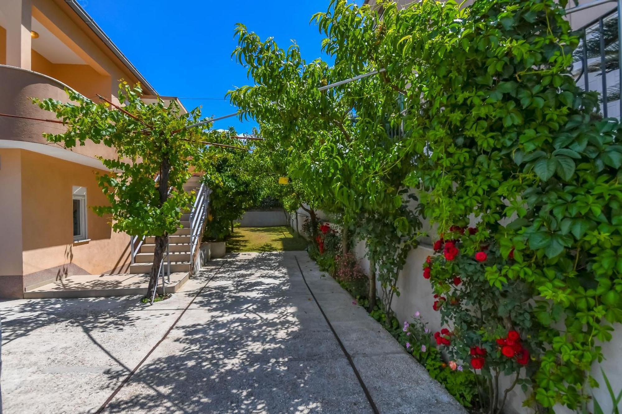 Apartments Tonka Donji Okrug  Екстер'єр фото