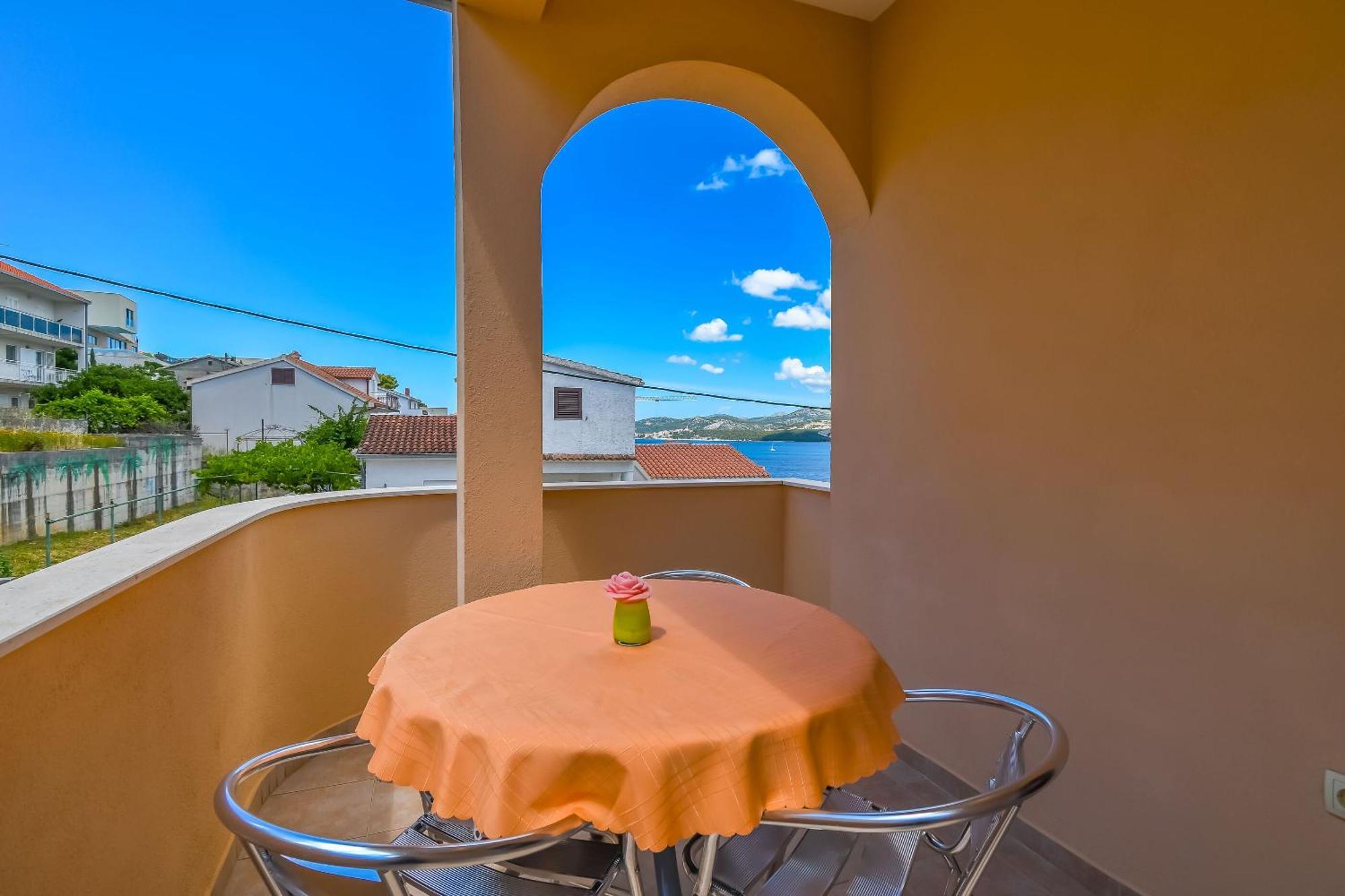 Apartments Tonka Donji Okrug  Екстер'єр фото