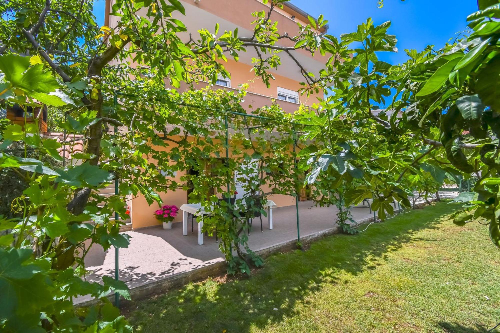Apartments Tonka Donji Okrug  Екстер'єр фото
