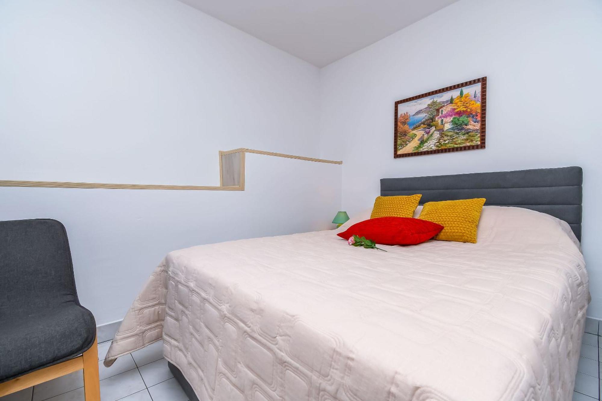 Apartments Tonka Donji Okrug  Екстер'єр фото