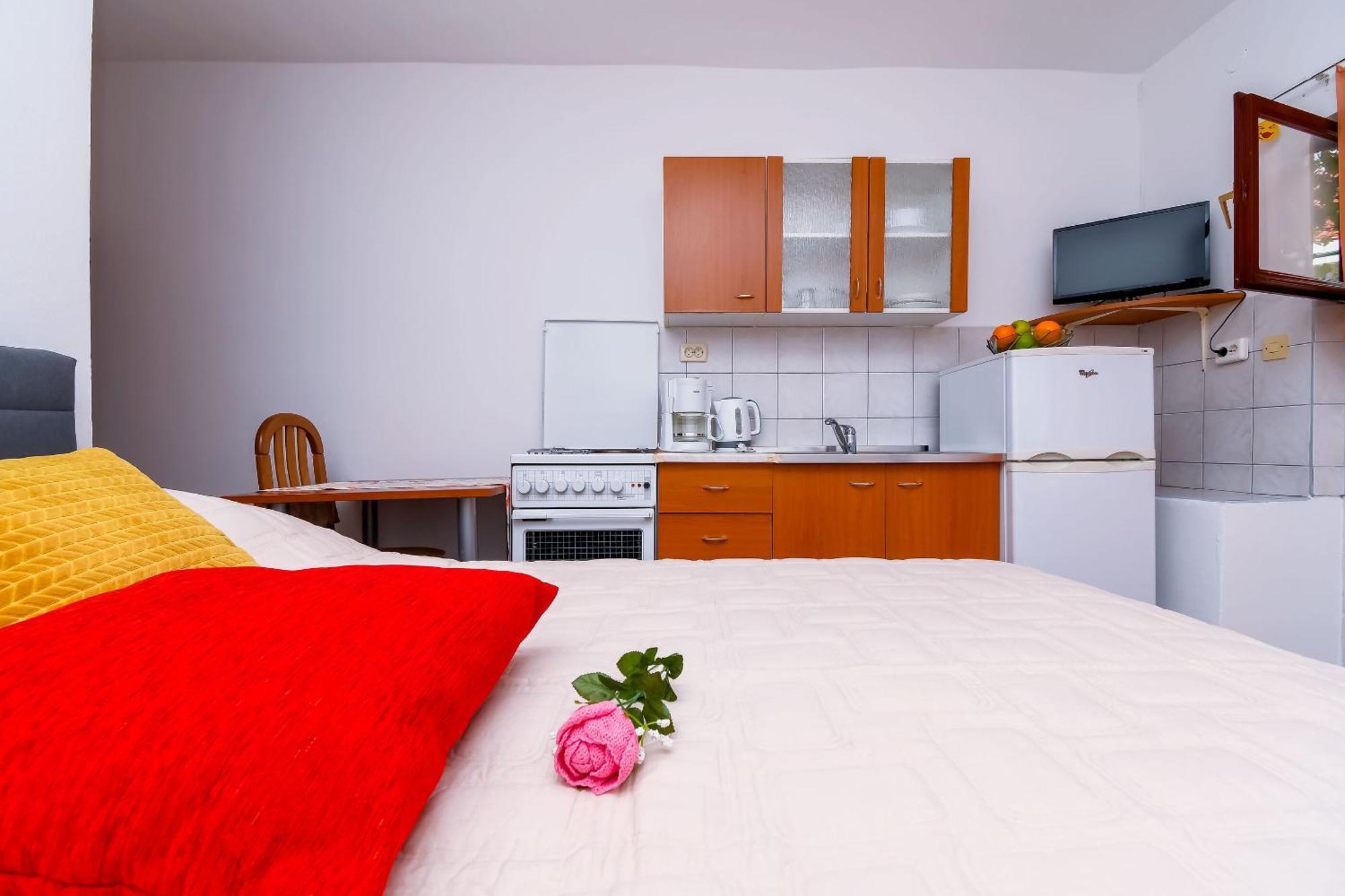 Apartments Tonka Donji Okrug  Екстер'єр фото
