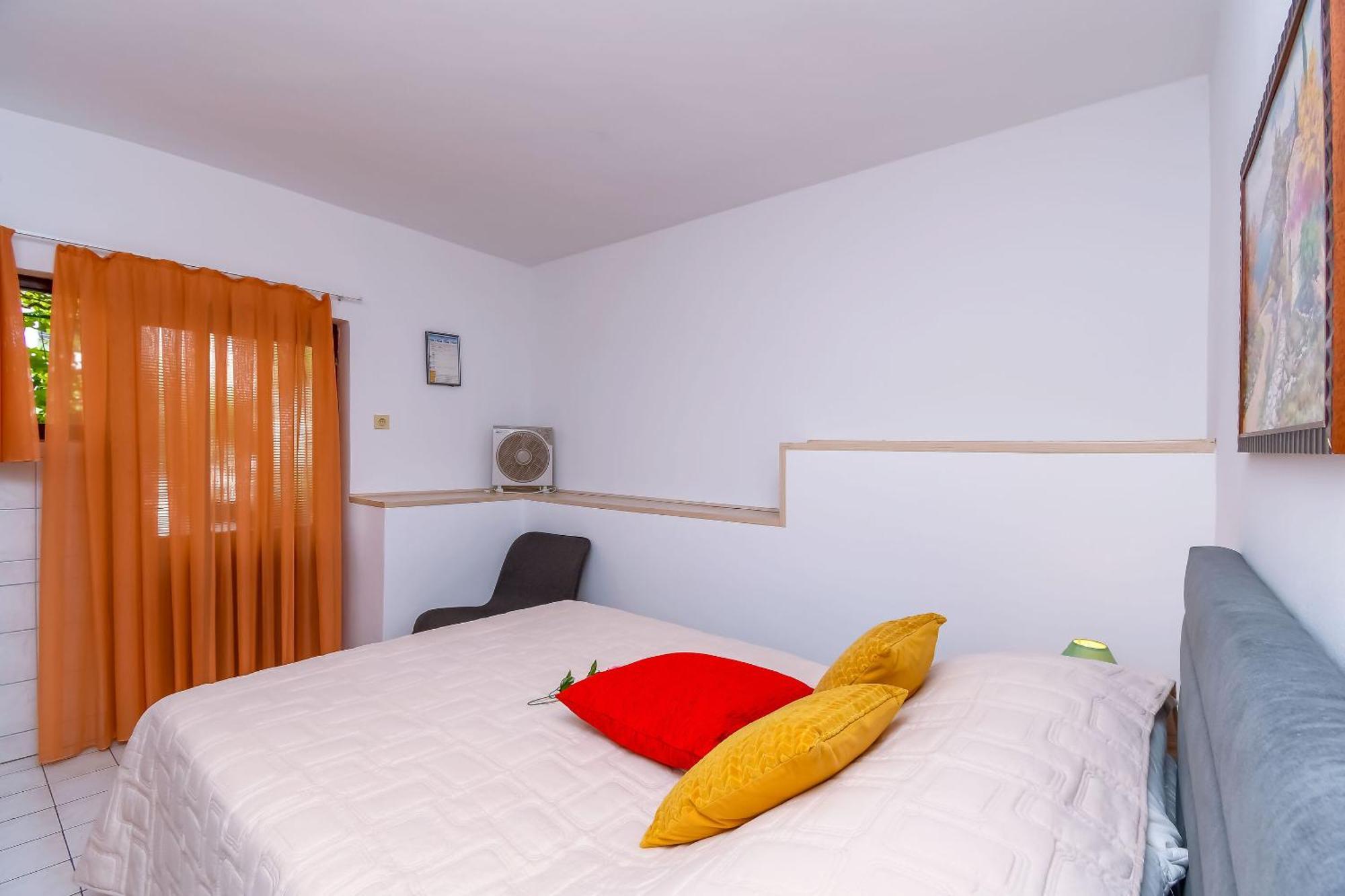 Apartments Tonka Donji Okrug  Екстер'єр фото