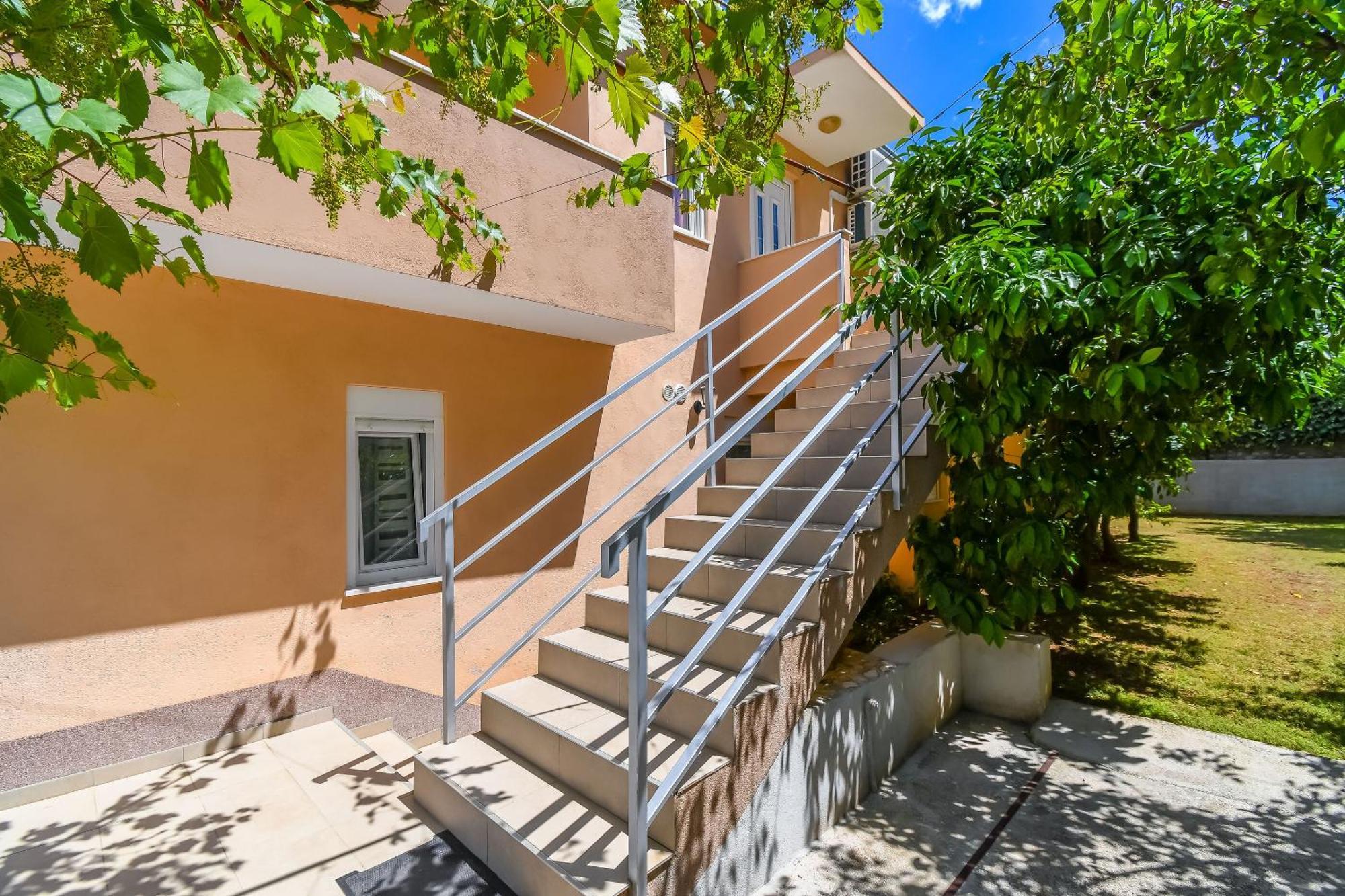 Apartments Tonka Donji Okrug  Екстер'єр фото