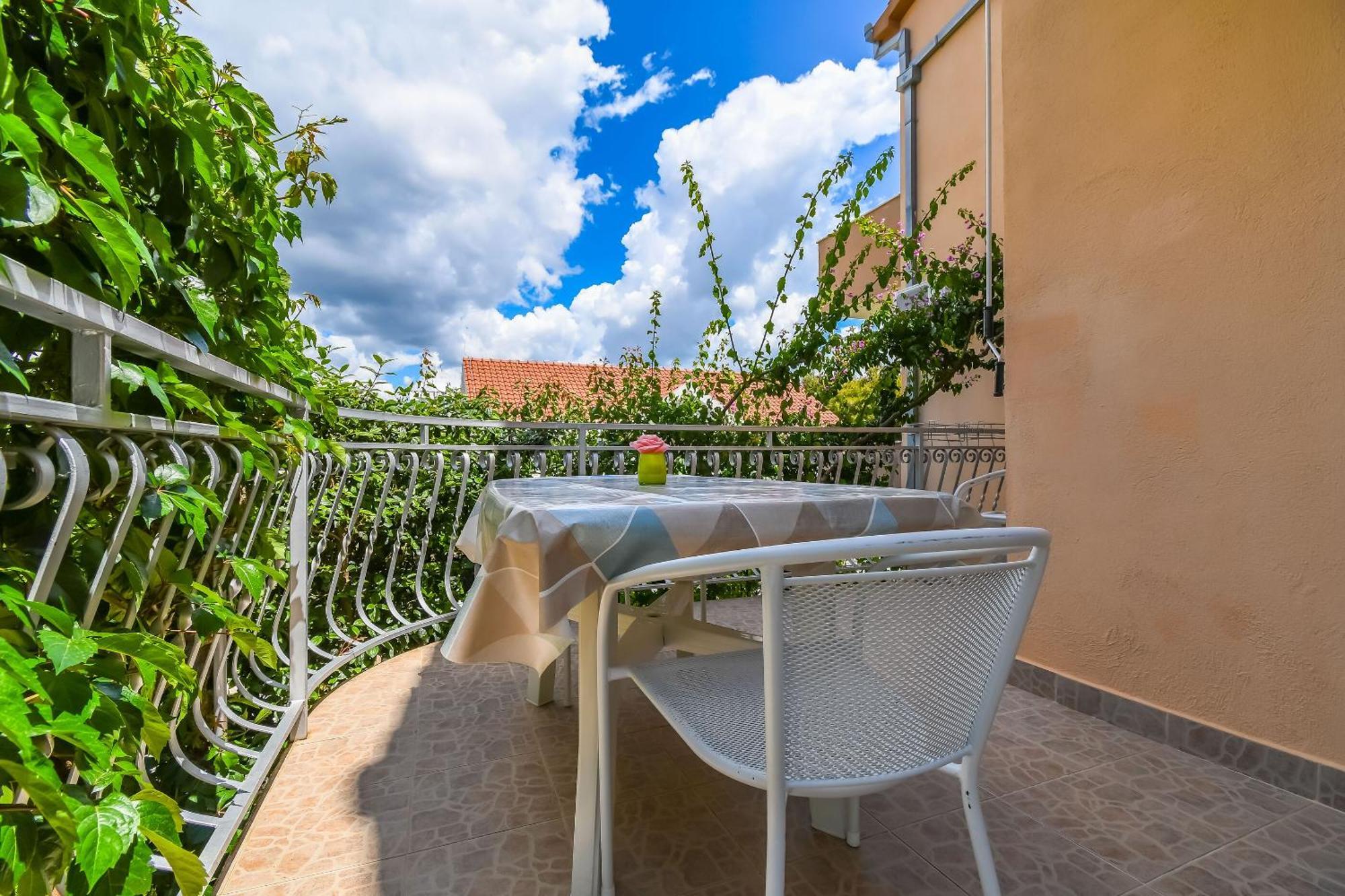 Apartments Tonka Donji Okrug  Екстер'єр фото