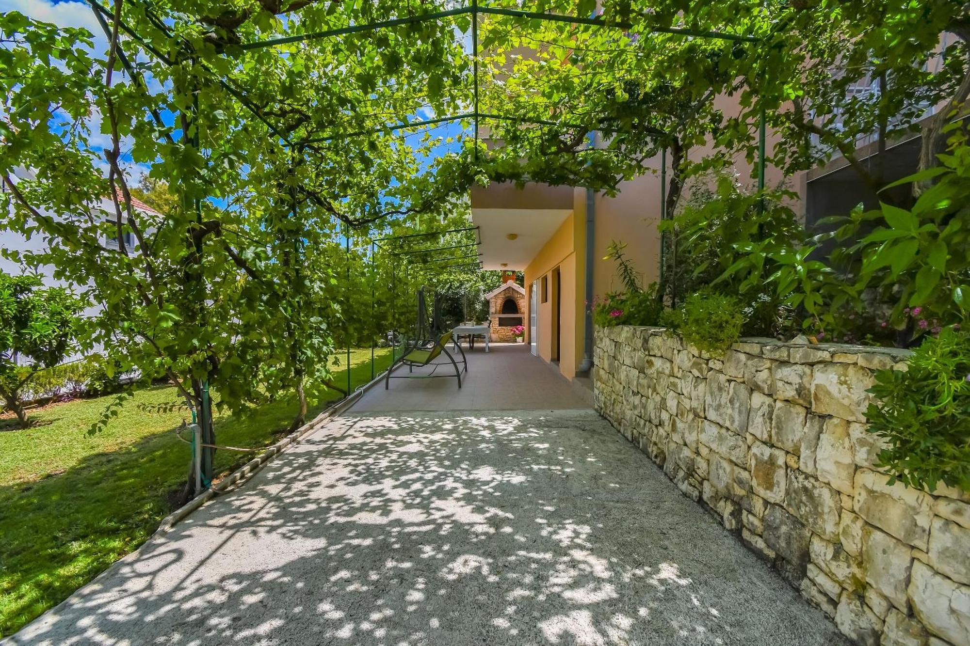 Apartments Tonka Donji Okrug  Екстер'єр фото