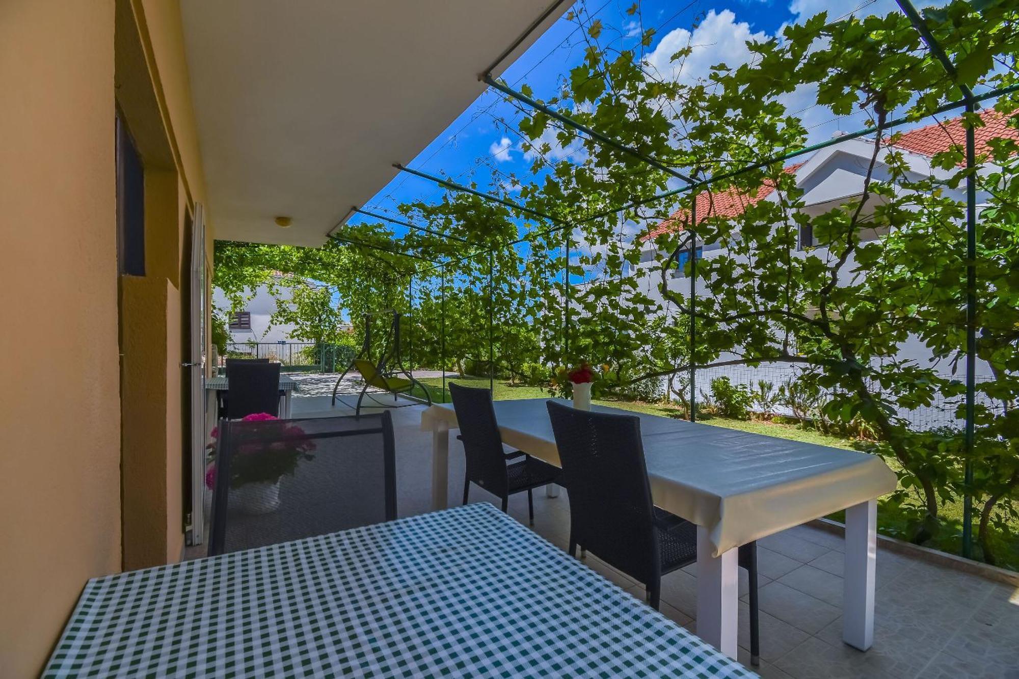 Apartments Tonka Donji Okrug  Екстер'єр фото