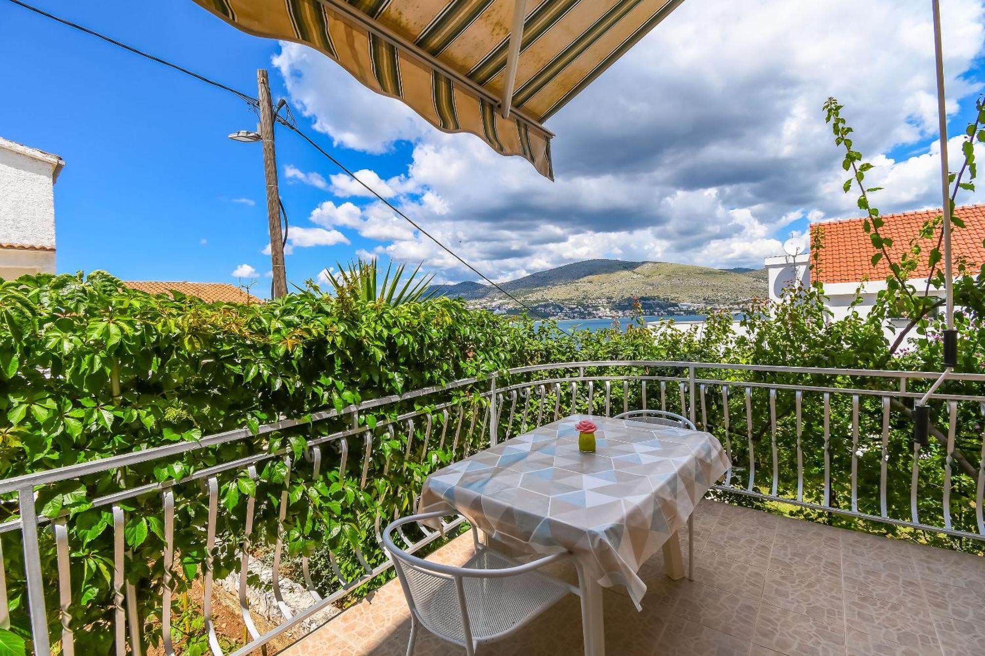 Apartments Tonka Donji Okrug  Екстер'єр фото