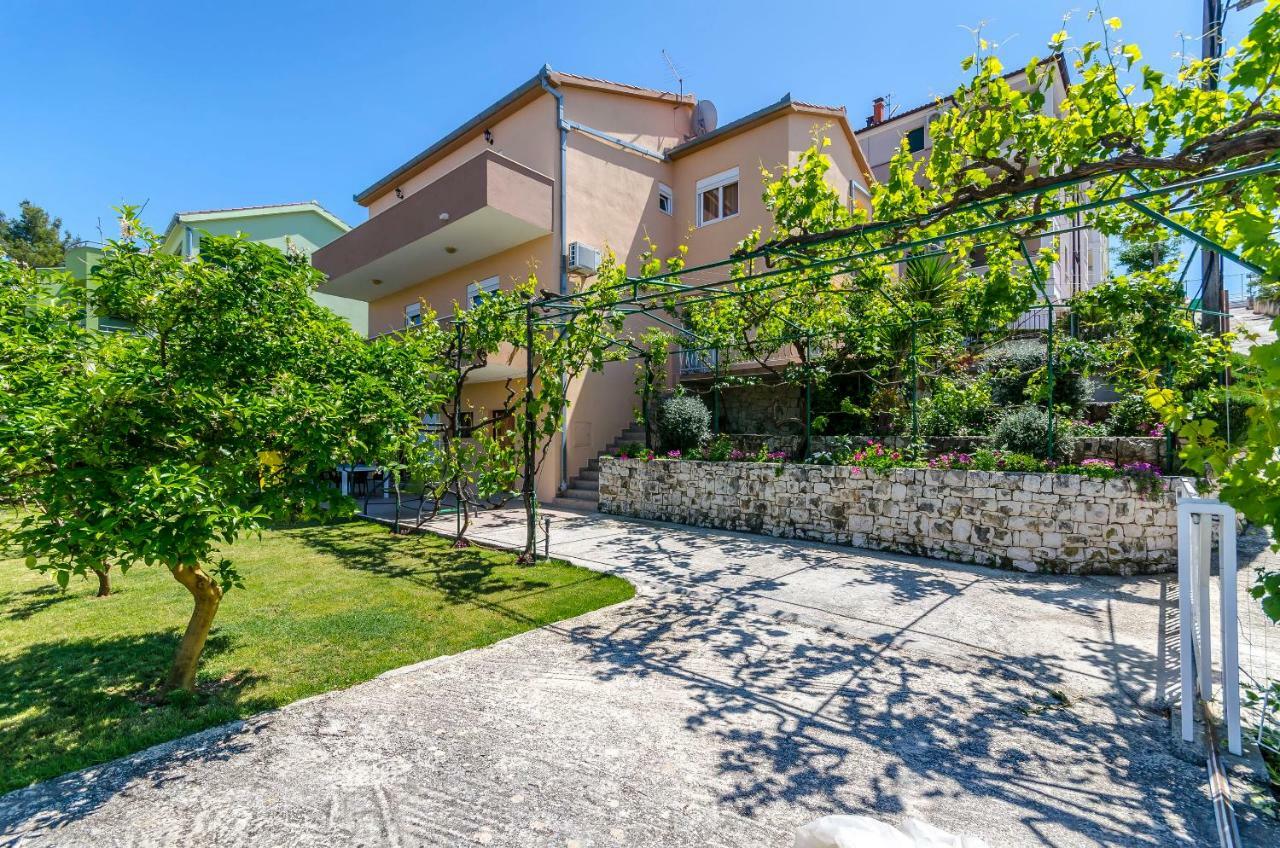 Apartments Tonka Donji Okrug  Екстер'єр фото