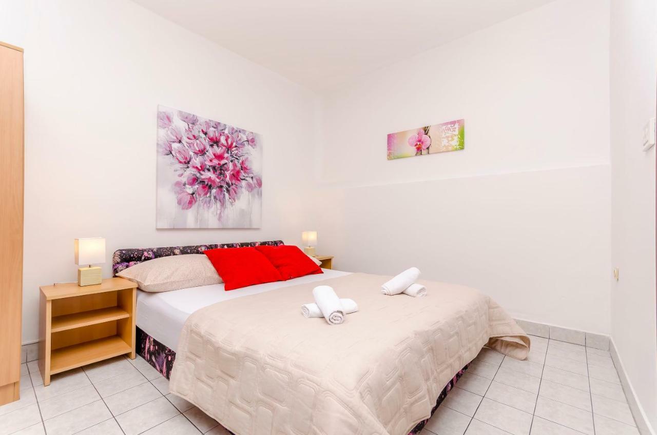 Apartments Tonka Donji Okrug  Екстер'єр фото