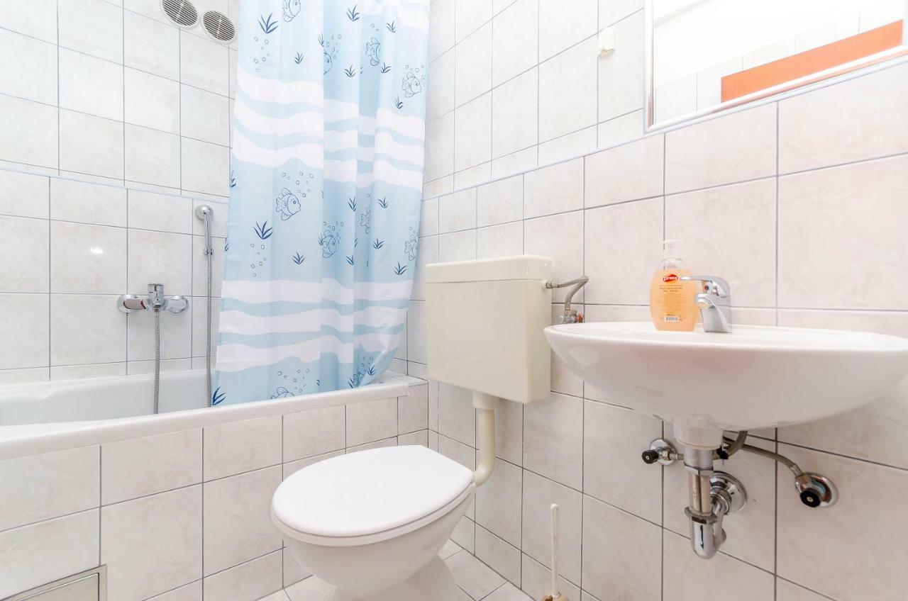Apartments Tonka Donji Okrug  Екстер'єр фото